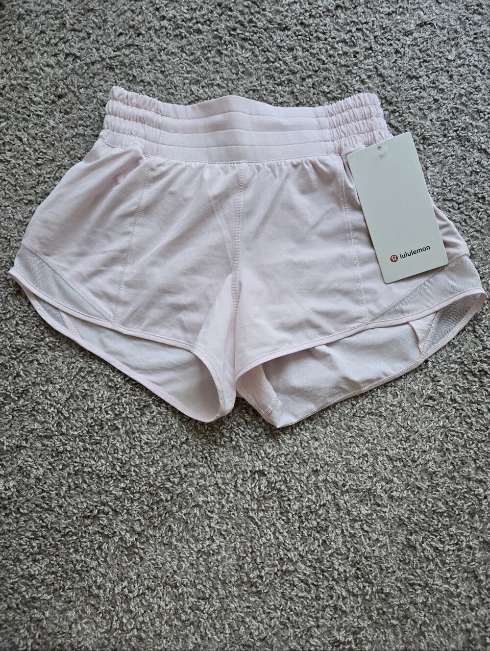 Lululemon hotty hot shorts 2.5" blissful pink 2